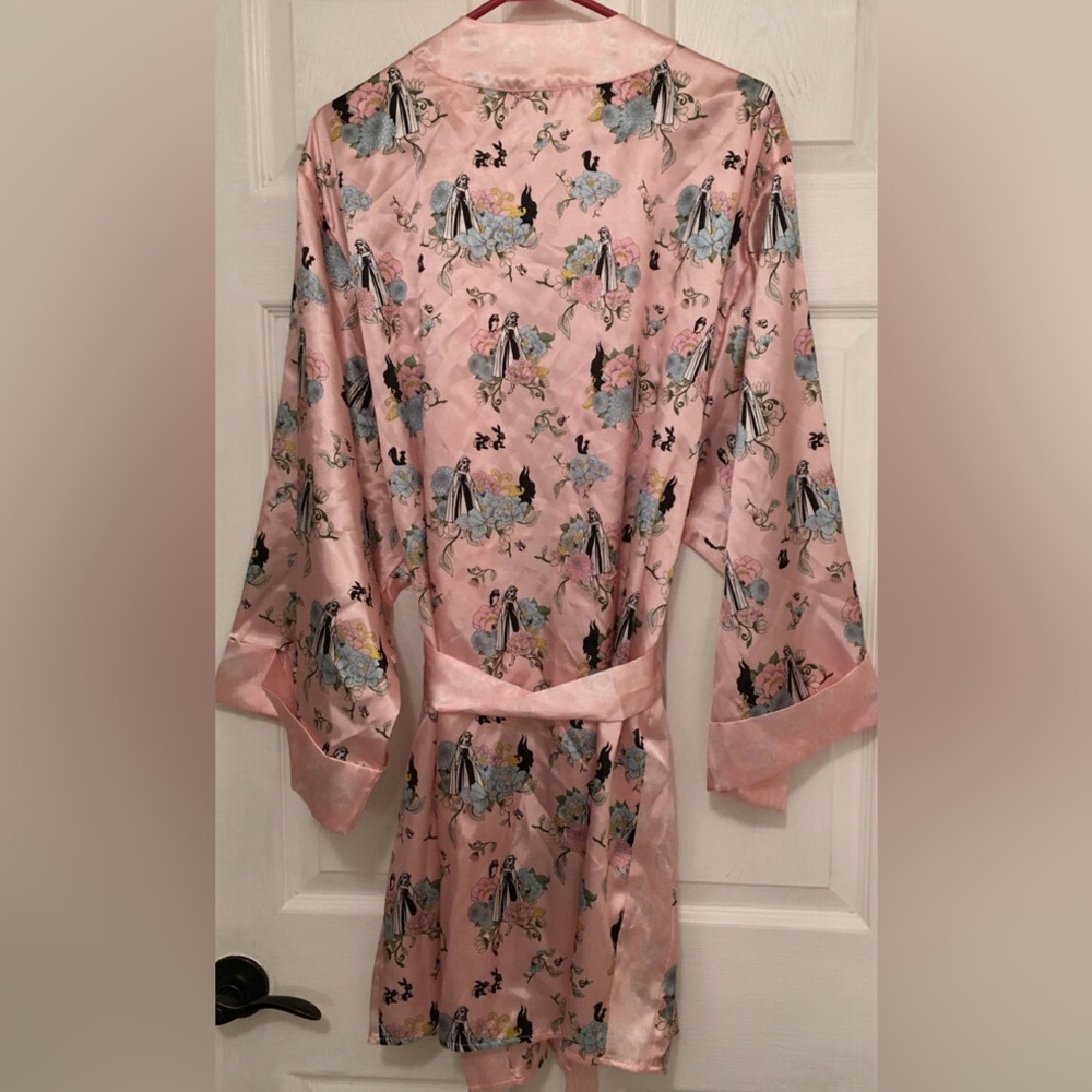 DISNEY STORE SLEEPING BEAUTY WOMEN ROBE PINK SATIN WITH BELT - Picture 3 of 5
